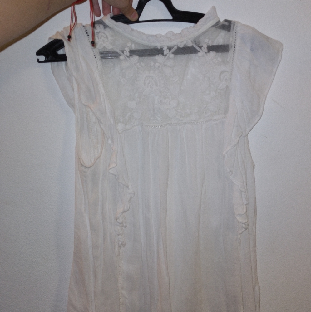 ❤3 for 30❤White blouse size medium